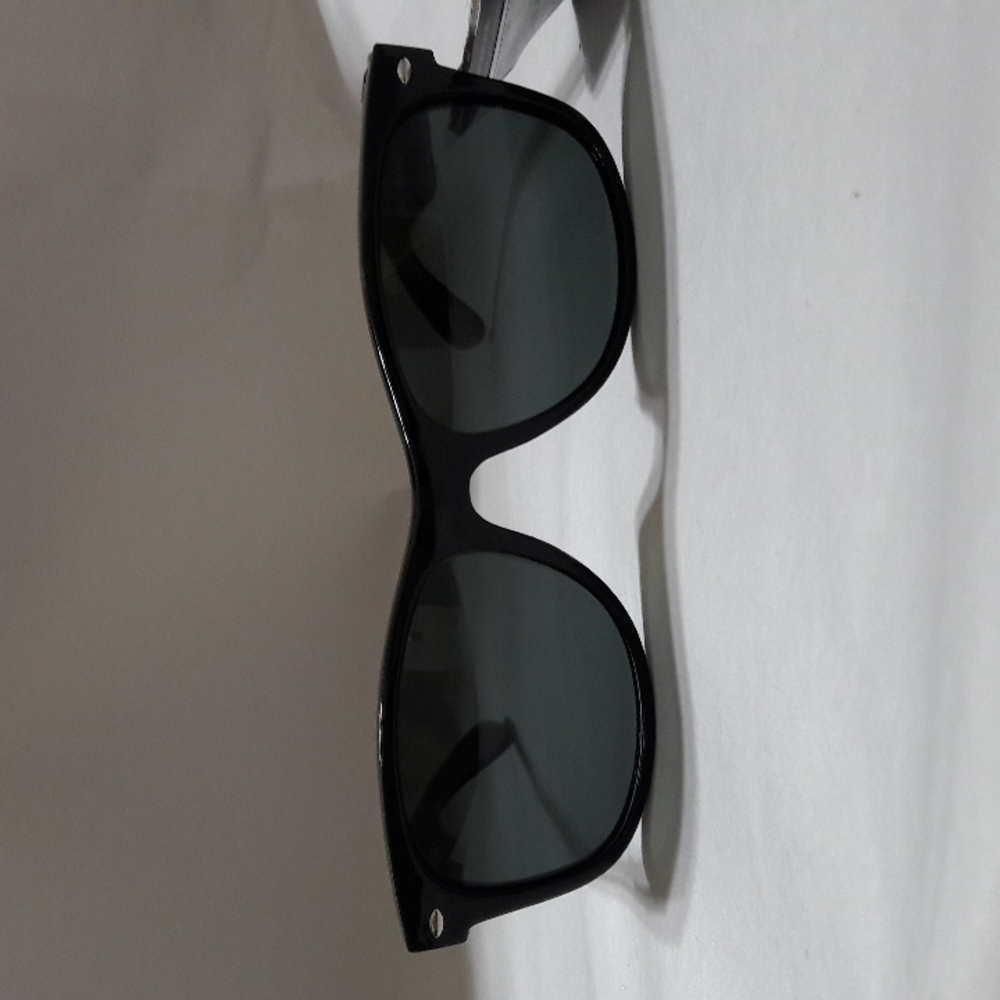 Foster Grant Men Sunglasses Tru Polar Black Silver Frame UVA-UVA Prote…